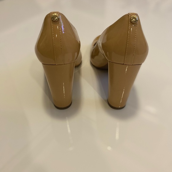 Michael Kors nude pumps size 5 - Picture 4 of 4